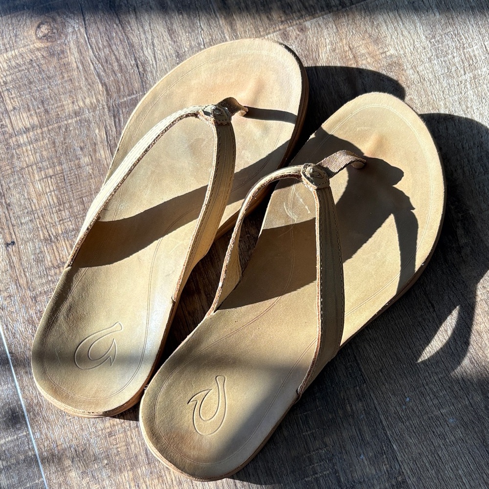 OluKai Tan Leather T-Strap Flip Sandals